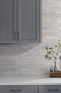 Modern Gray Kitchen Quartz Countertop With Gray Backsplash