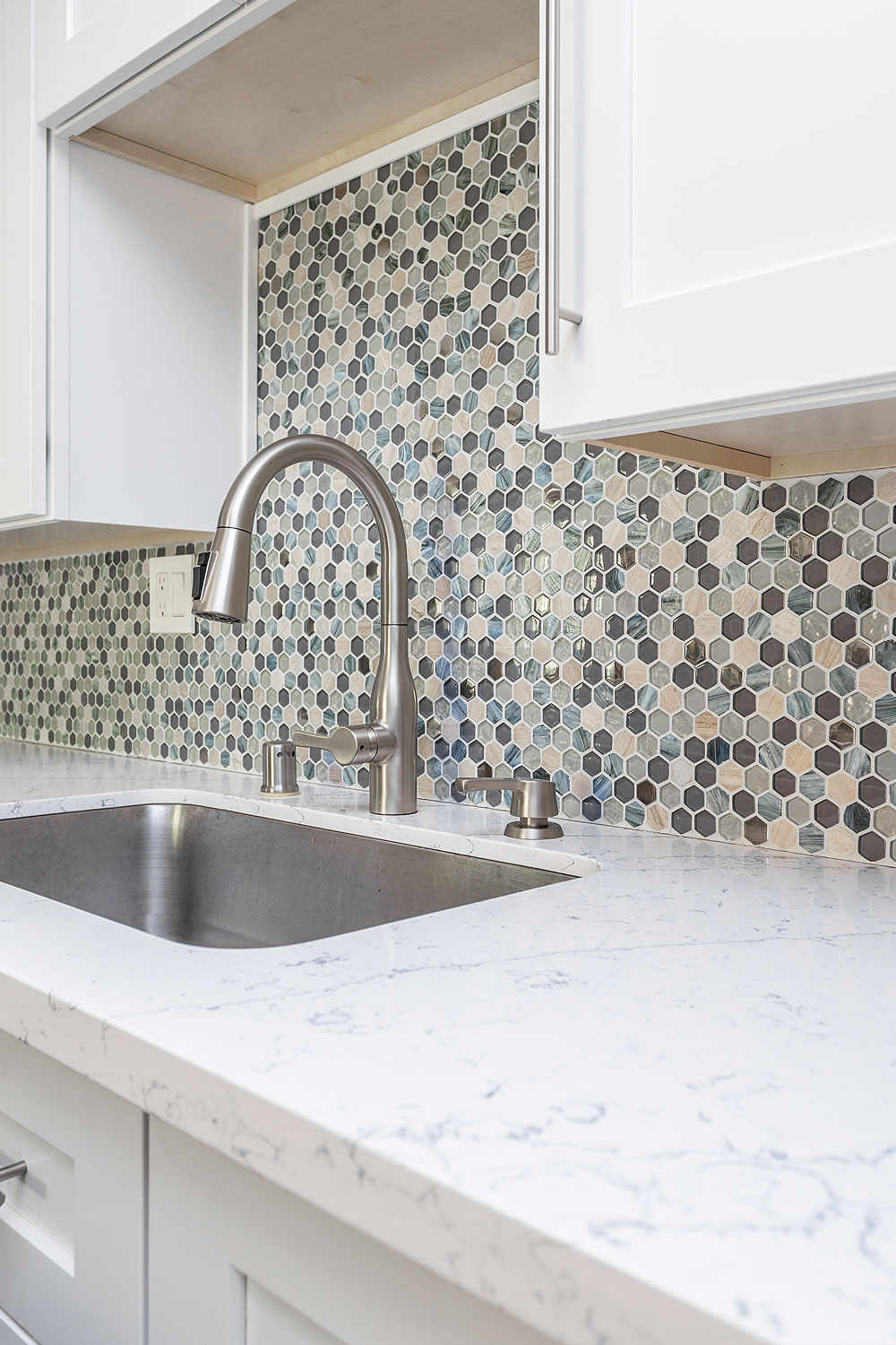 Blue Gray Hexagon Glass Marble Mosaic Tile BA62026 6