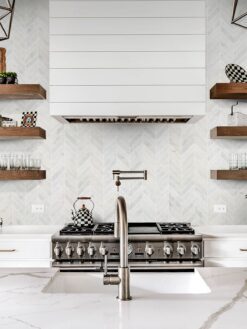 White Hood Quartz Countertop Marble Chevron Backsplash Tile BA631613