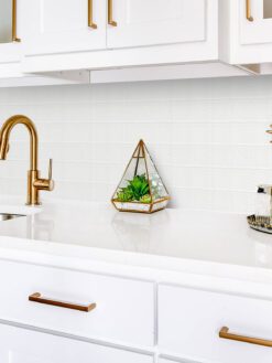 White kitchen glass backsplash tile countertop