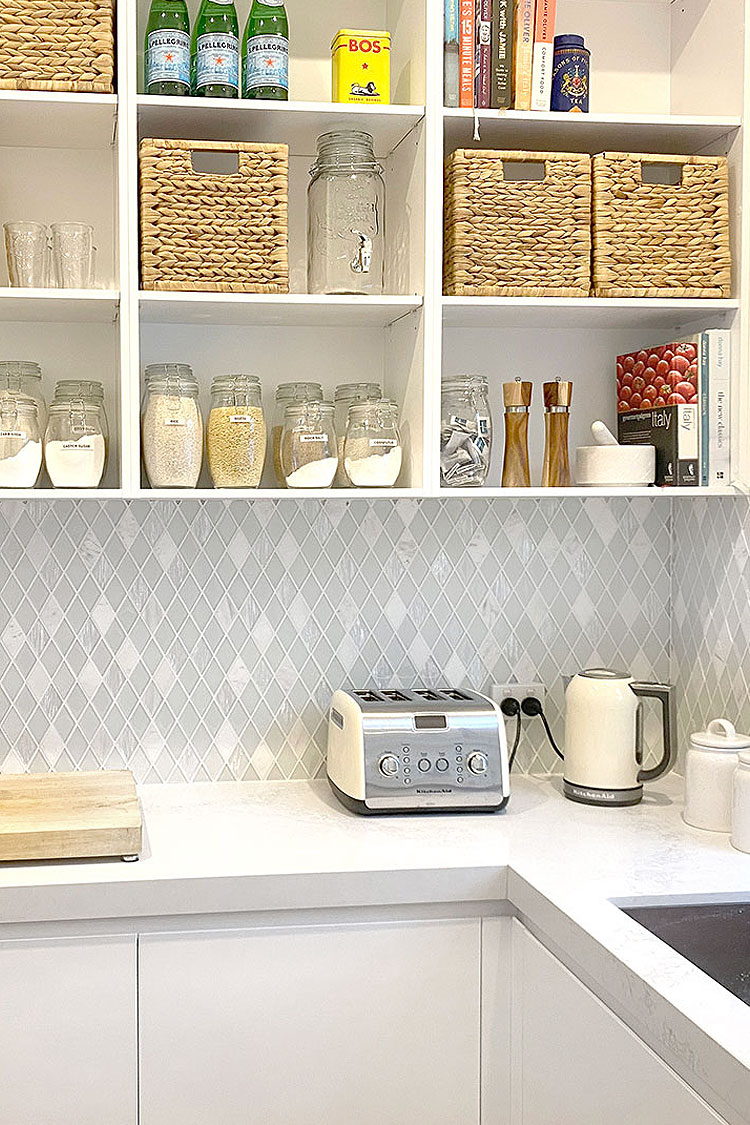 white countertop kitchen backsplash tile