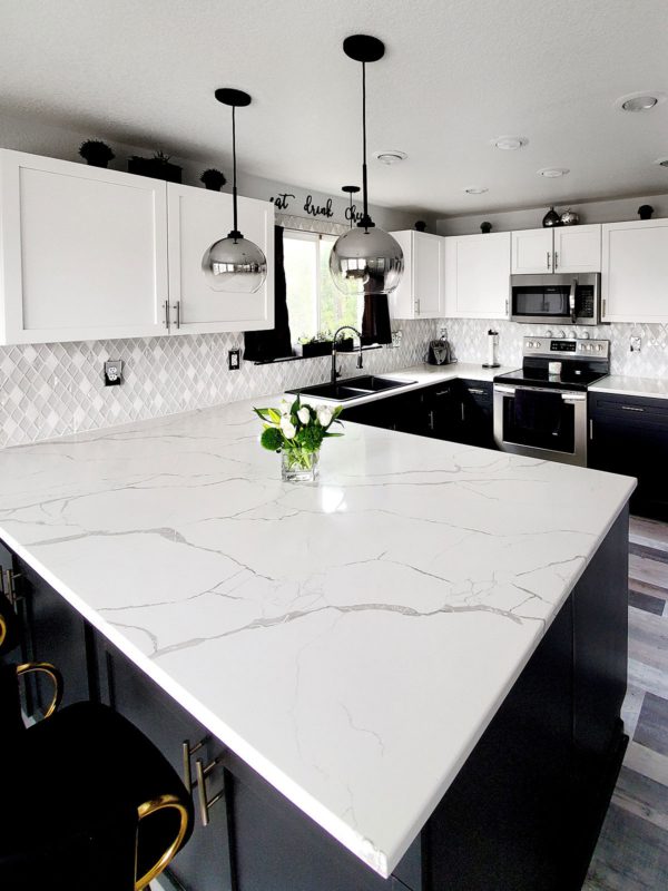 Espresso And White Cabinet Quartz Countertop Island Glass And Marble Tile BA62046