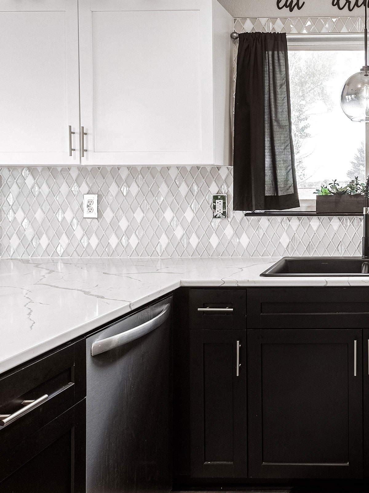 Espresso Kitchen Cabinet White Modern Countertop White Diamond Glass Backsplash Tile BA62046