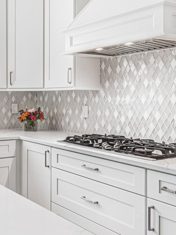 White Backsplash Tile White Color Quartz Countertop Glass And Marble Tile BA62046