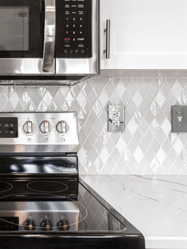 White Color Elegant Backsplash Tile Modern Kitchen BA62046