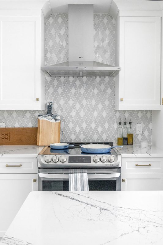 White Countertop White Mosaic Tile Glass And Marble BA62046