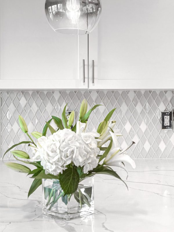 White Glass And Marble Backsplash Full White Kitchen Cabinet BA62046