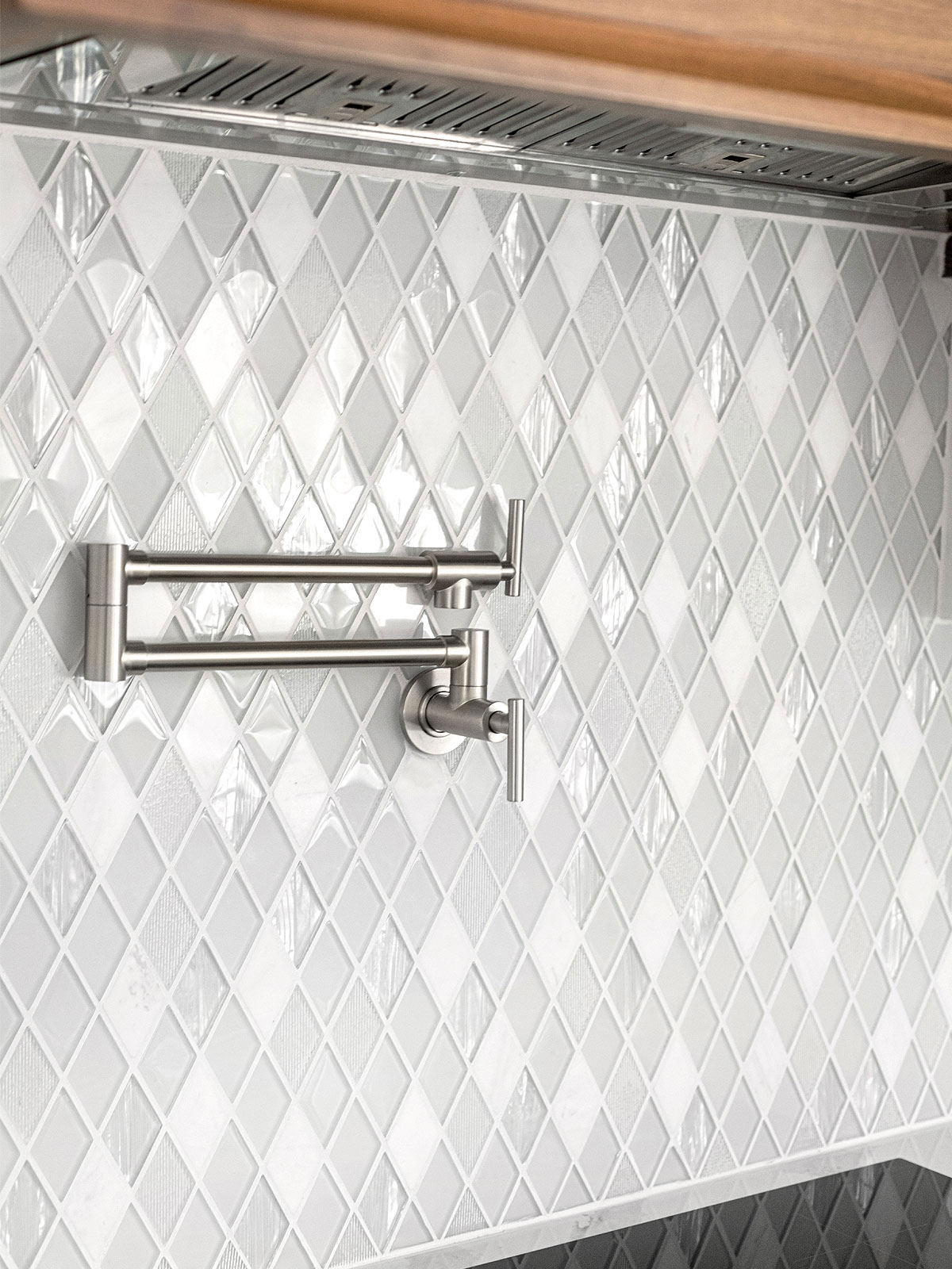 White Marble Glass Diamond Backsplash Tile BA62046