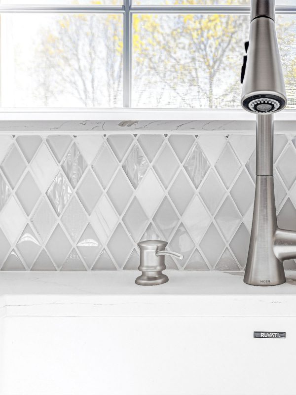 White Marble Glass Diamond Backsplash Tile White Kitchen Sink BA62046