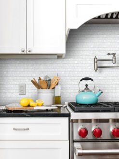 Black Granite Countertop With White Shell Crackle Glass Backsplash Tile BA6705