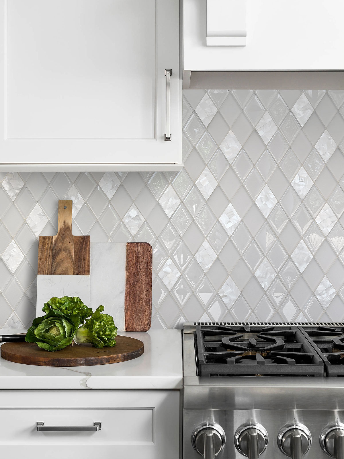 Quartz Countertop with White Glass Shell Diamond Tile BA6706