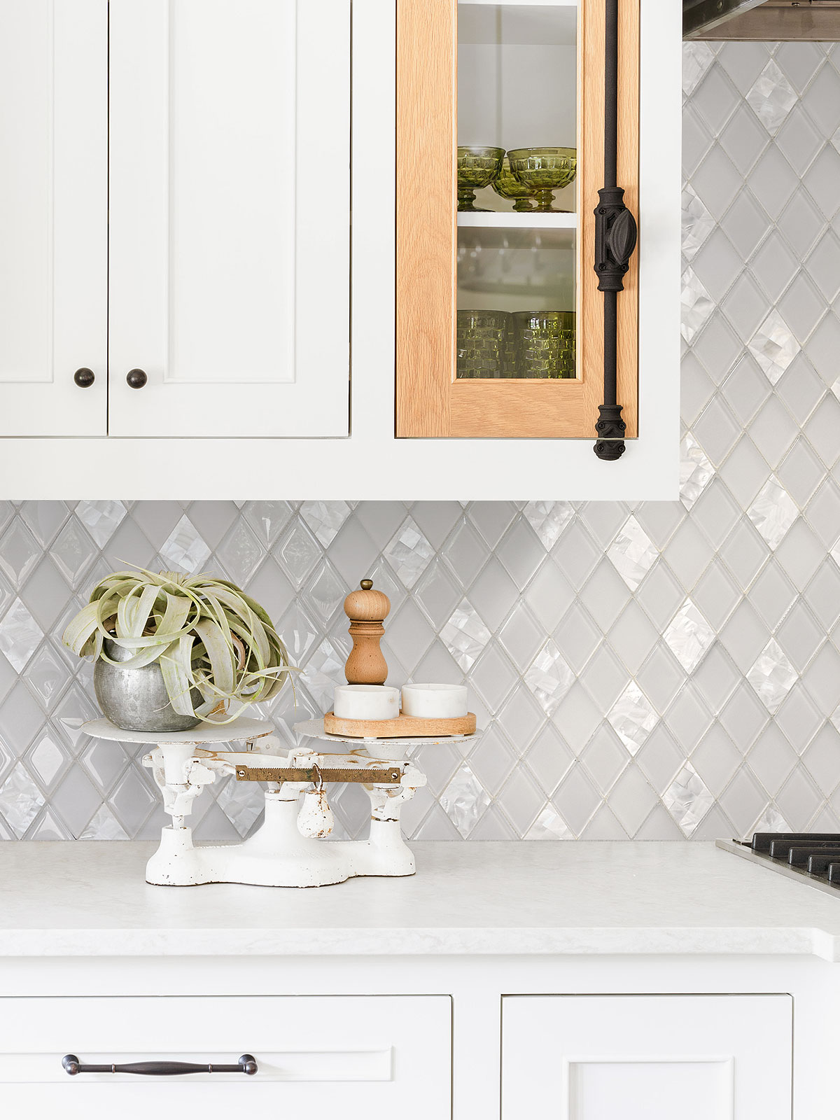 White Countertop with White Glass Shell Diamond Tile BA6706