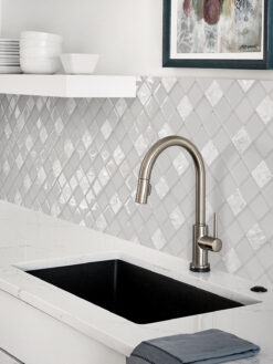 White Quartz Top with White Glass Shell Diamond Tile BA6706