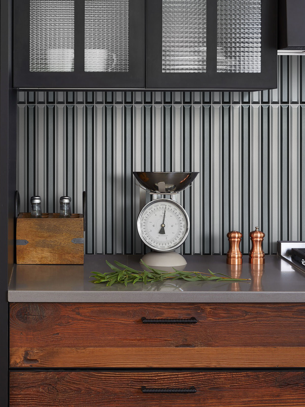 Modern Gray and Black Beveled Metallic Glass Backsplash Tile BA8020 2
