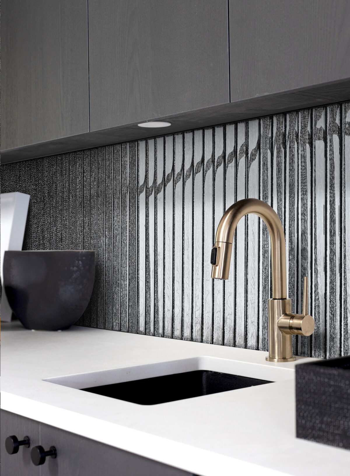 Shimmery Black Glass Modern Backsplash Tile BA8021 2