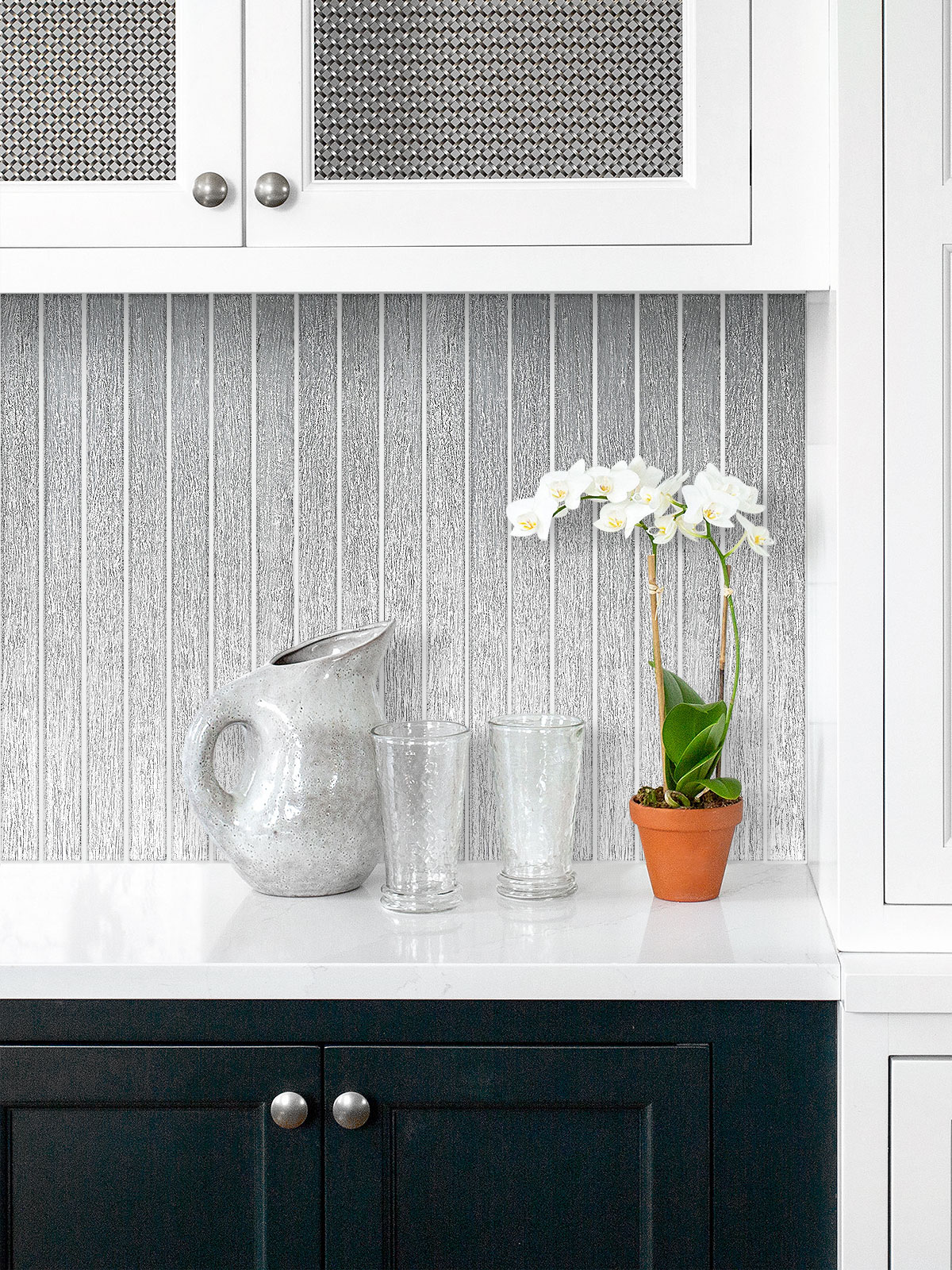 Shimmery White Glass Modern Backsplash Tile BA8022