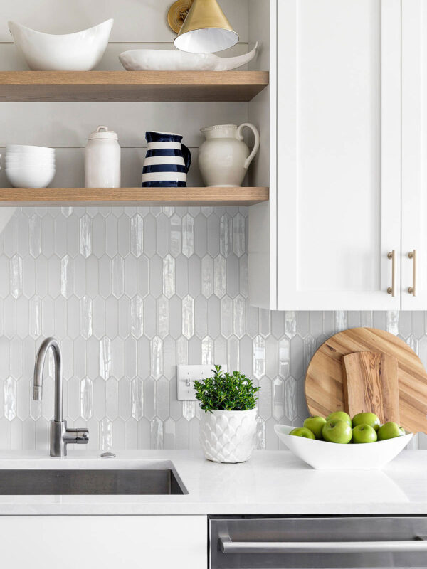 Pure White Countertop with Shell Glass Backsplash Tile BA6701