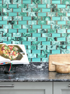 Black Countertop Green Unique Glass Subway Beveled Glass Backsplash Tile BA8013