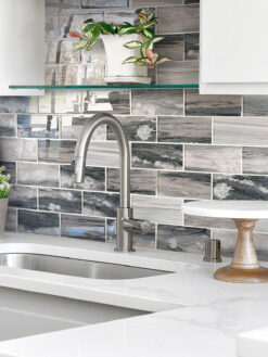Quartz White CountertopGray Beige Subway Glass Backsplash Tile BA8010