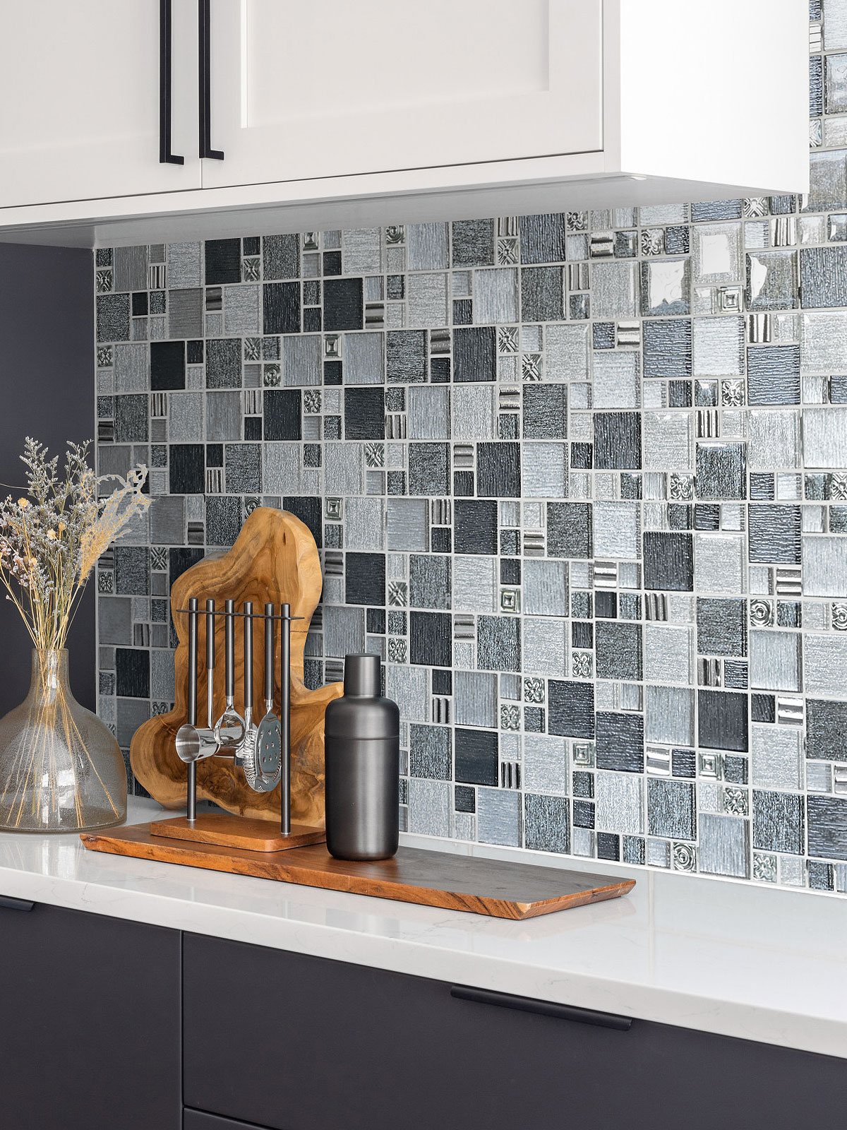 White Countertop Gray Black Metallic Textured Glass Backsplash Tile BA8004