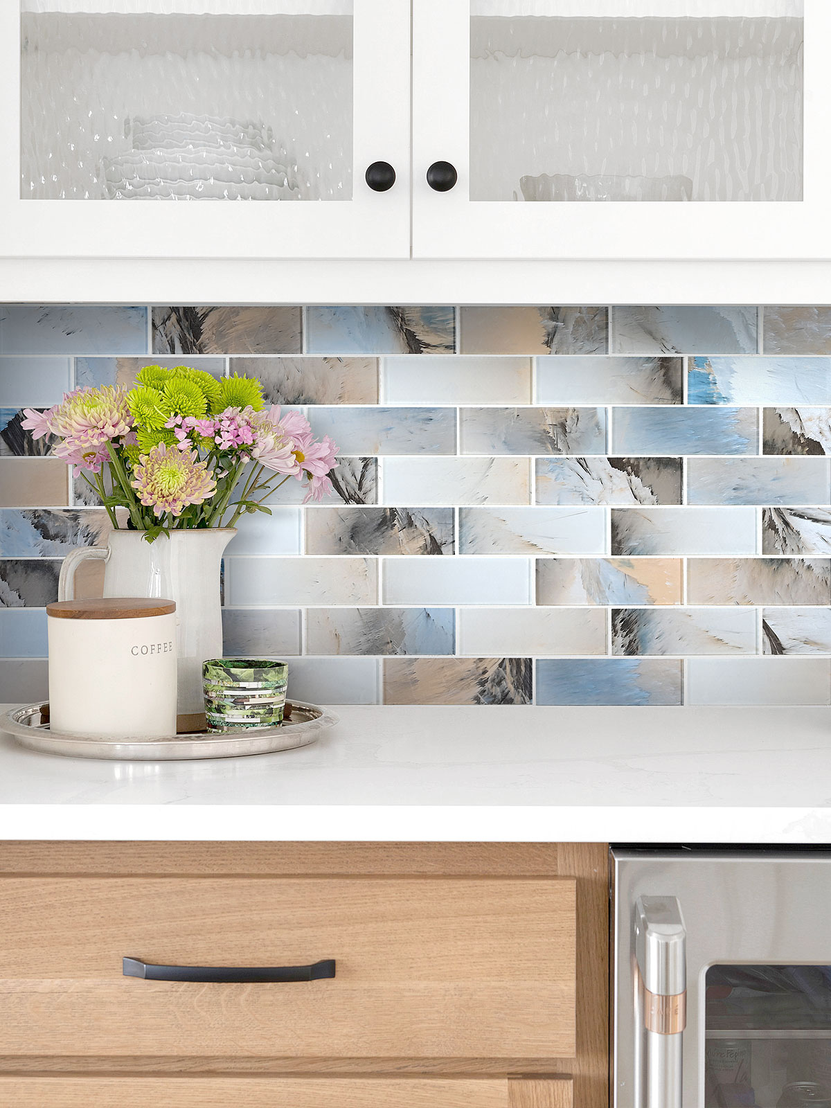 White Quartz Countertop Blue Subway Tile BA8002
