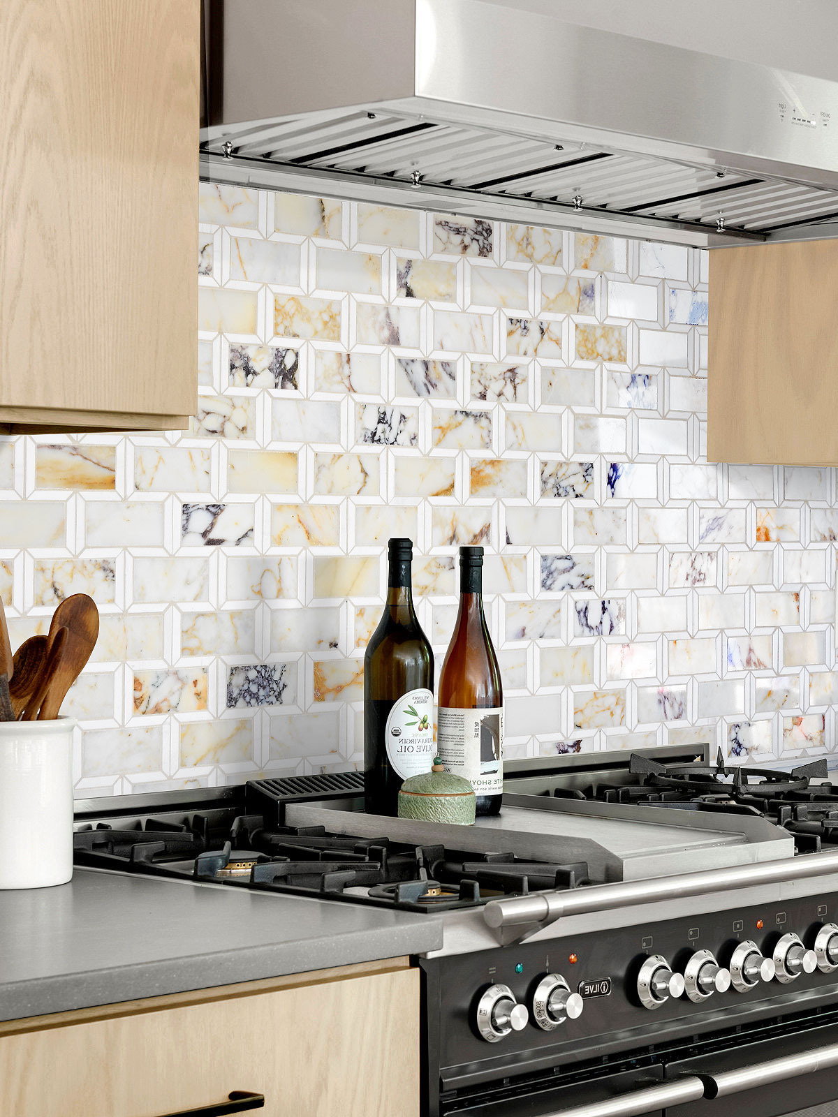Multi Color Marble Backsplash Tile with Brown Cabinet BA6330