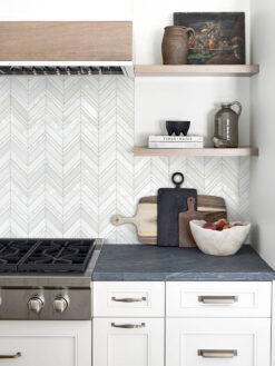 Black Granite Countertop with Chevron Pearl Marble Backsplash Tile BA8030