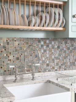 White Granite Countertop with Rose Gold Gray Glass Slate Backsplash Tile BA8007