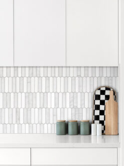 White Mordern Kitchen with Modern Picket Marble Backsplash Tile BA6321