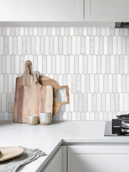 White Quartz Countertop with Modern Picket Marble Backsplash Tile BA6321