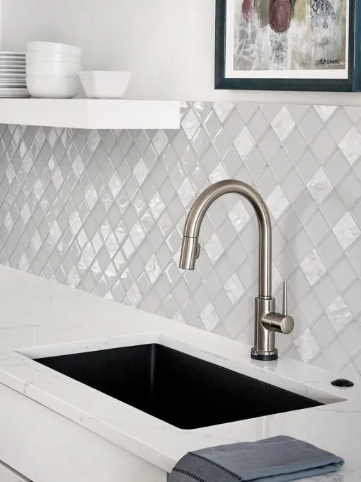 White Quartz Top with White Glass Shell Diamond Tile BA6706