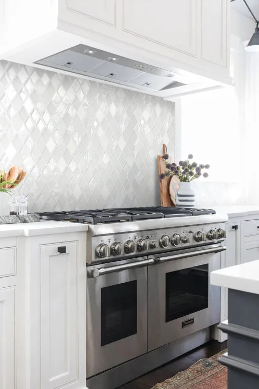 White Backsplash With White Quartz Countertop Ba62046